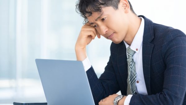 単価が低いと悩む営業マン