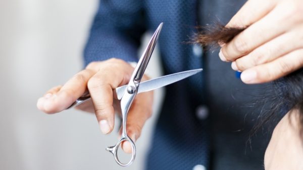 カット6,000円は高いのか