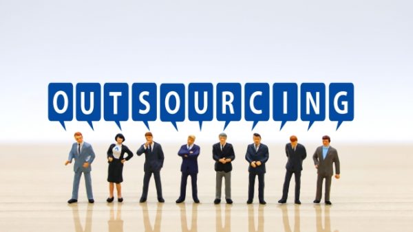 必要なのは「作業代行」？「顧問型支援」？